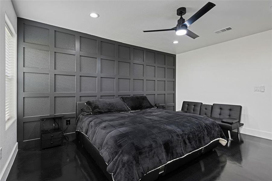 Bedroom with ceiling fan