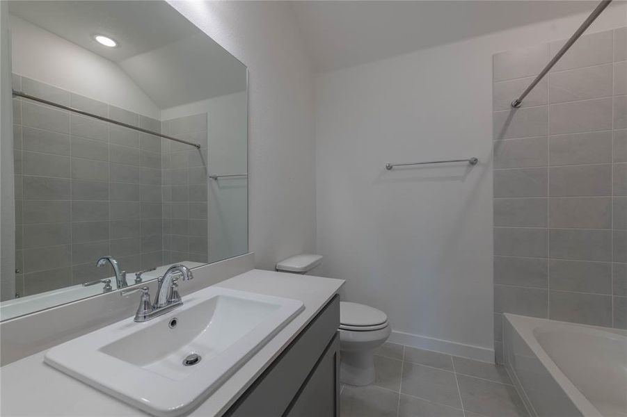 Furnished interior view inside a new home in , Fort Worth (Image 6).