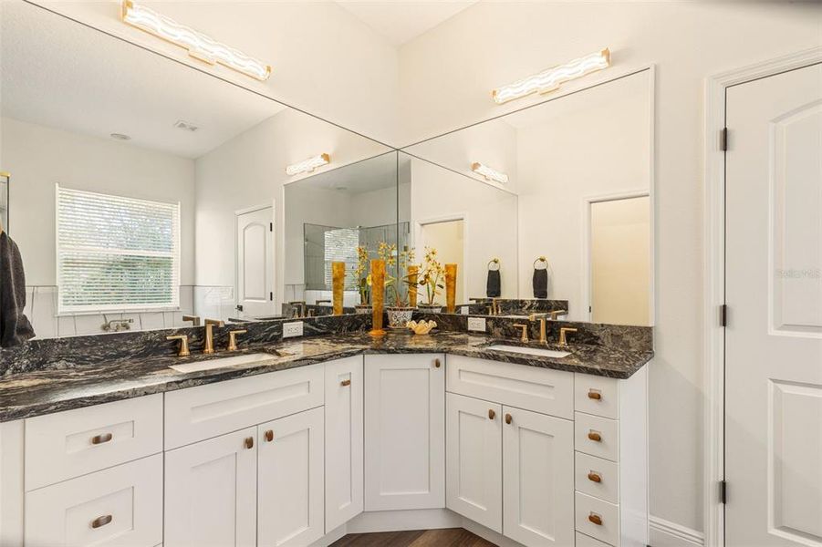 Furnished interior view inside a new home in , Plant City (Image 13).