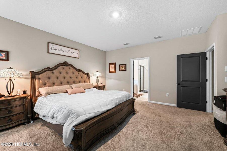 Furnished interior view inside a new home in , Middleburg (Image 10).