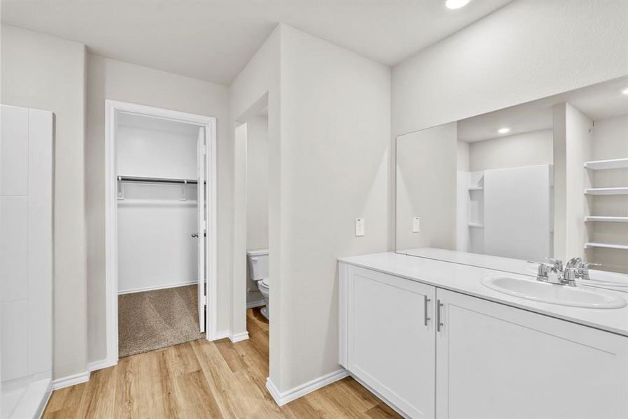 Furnished interior view inside a new home in Sunnycreek, Crowley (Image 8).
