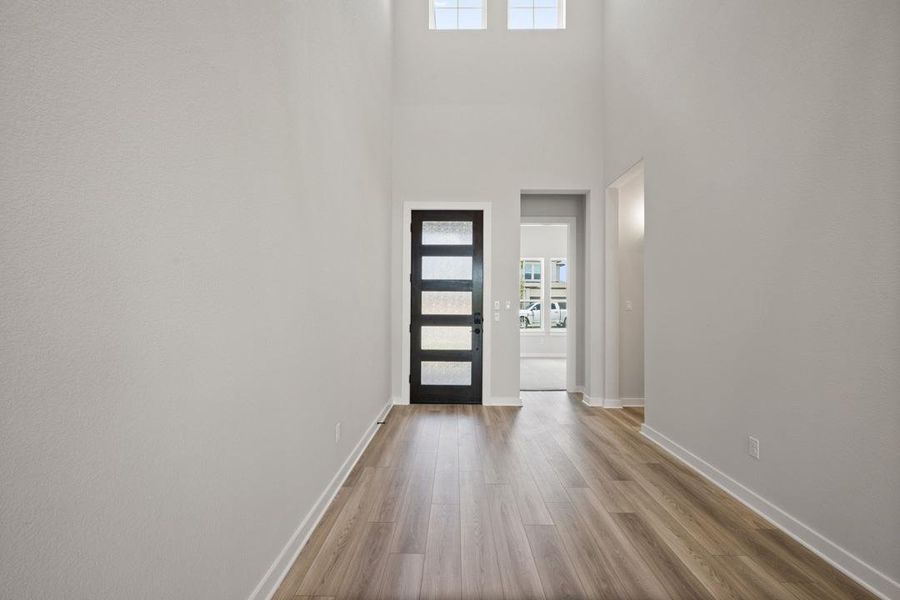 Spacious, unfurnished interior of a new home in Heritage, Dripping Springs (Image 37).
