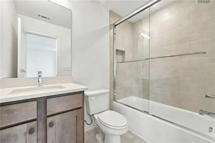 Furnished interior view inside a new home in , Conyers (Image 12).