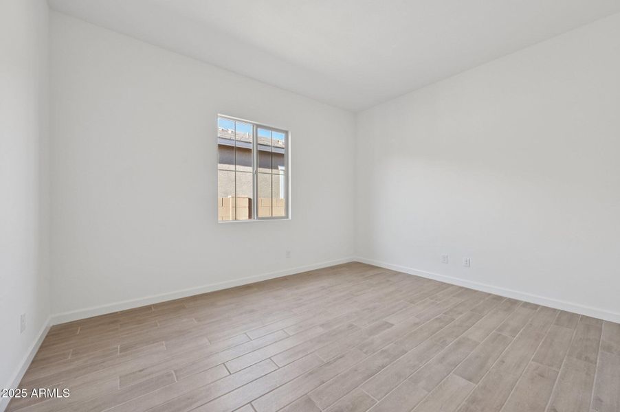 19-web-or-mls-E Stirrup St-S1212-019 19-web-or-mls-E Stirrup St-S1212-019