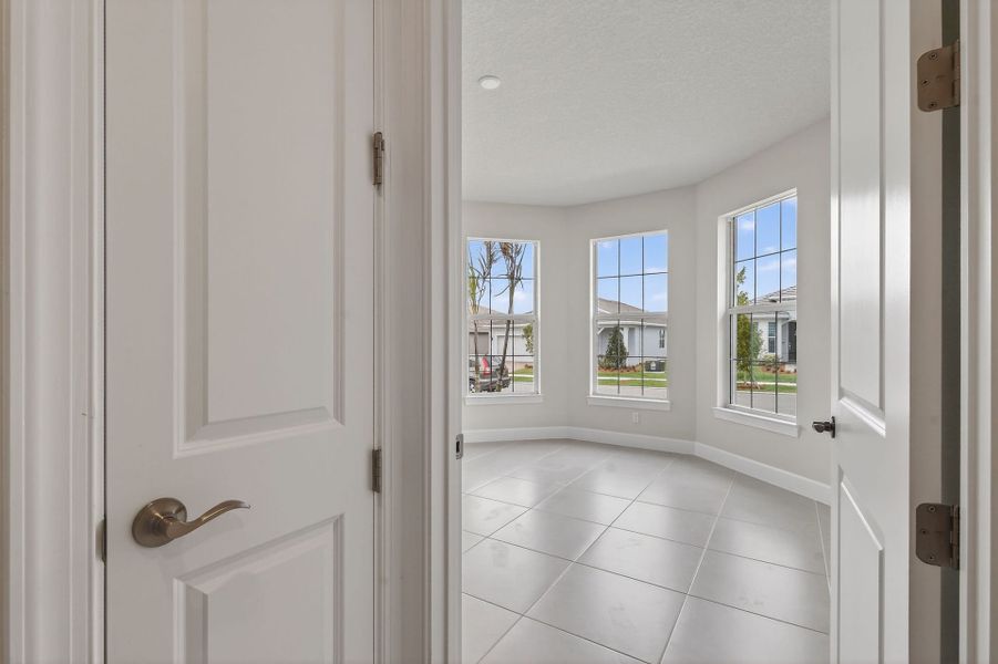 Spacious, unfurnished interior of a new home in Del Webb Tradition, Port St. Lucie (Image 59).