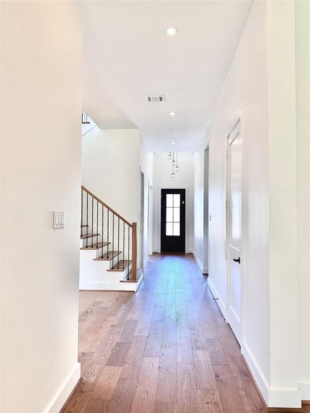 Spacious, unfurnished interior of a new home in , Houston (Image 21).