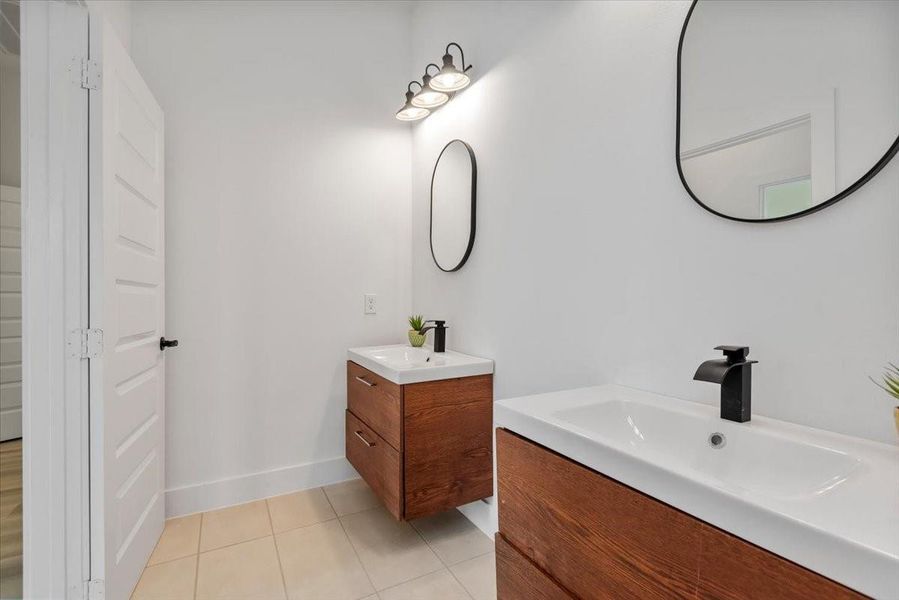 Furnished interior view inside a new home in , Houston (Image 35).