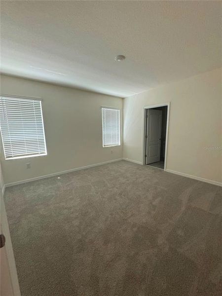 Spacious, unfurnished interior of a new home in , Lakeland (Image 14).