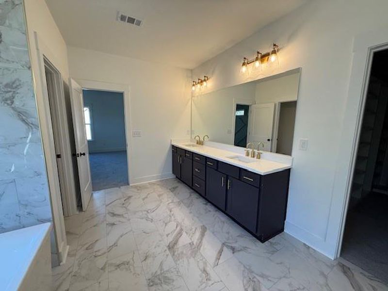 Furnished interior view inside a new home in , Jefferson (Image 9).