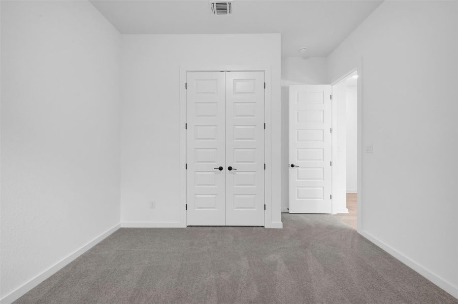 Spacious, unfurnished interior of a new home in Heritage, Dripping Springs (Image 19).