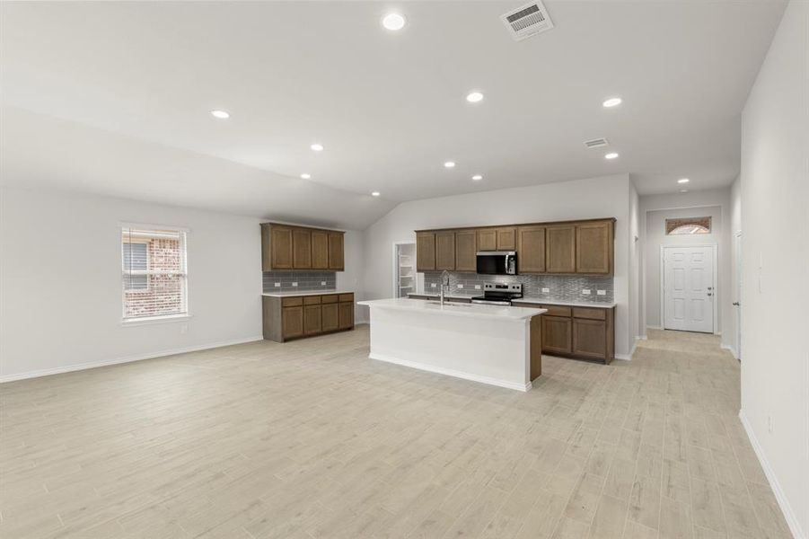 11. 3233 Timineri - Dining