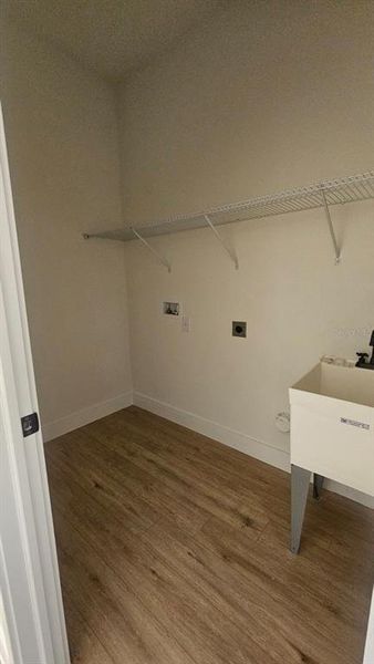 Spacious, unfurnished interior of a new home in , Port Charlotte (Image 8).