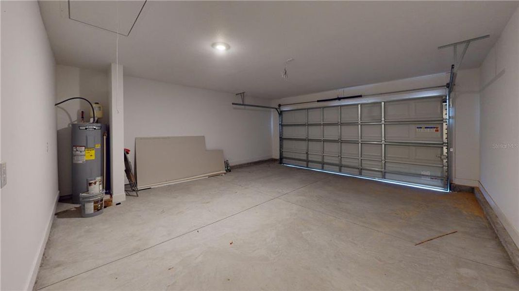 Spacious, unfurnished interior of a new home in Briarwood, Alachua (Image 22).