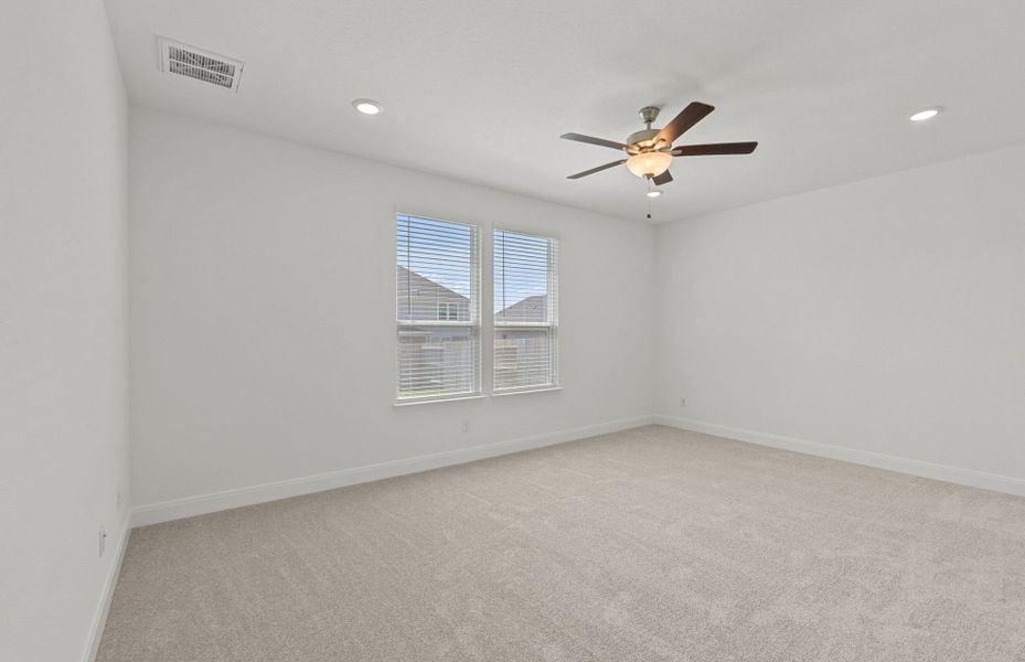 Spacious, unfurnished interior of a new home in Patterson Ranch, Georgetown (Image 15).