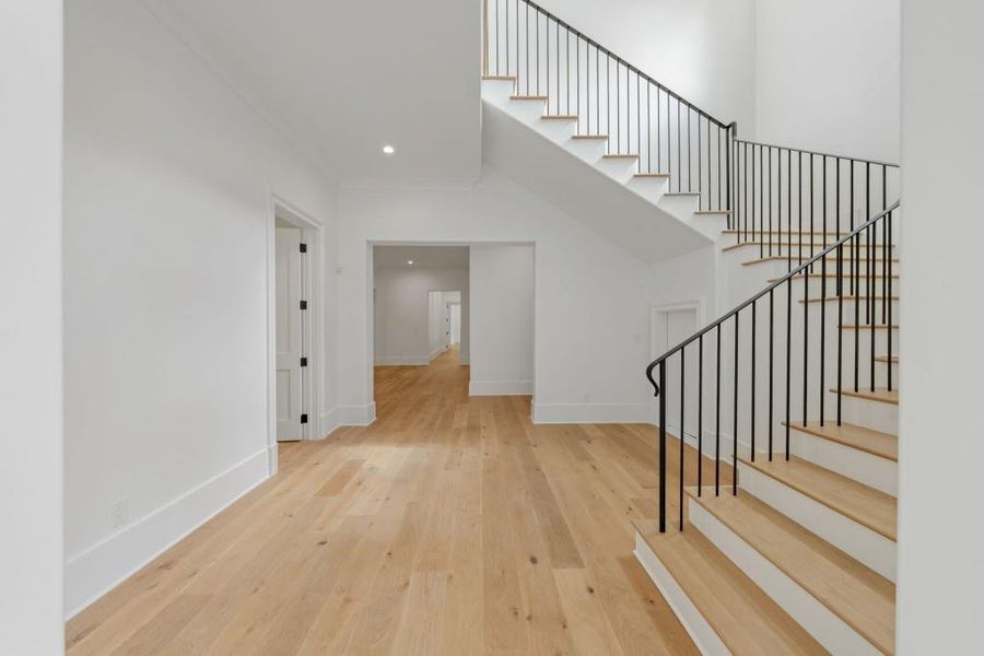 Spacious, unfurnished interior of a new home in , Atlanta (Image 26).