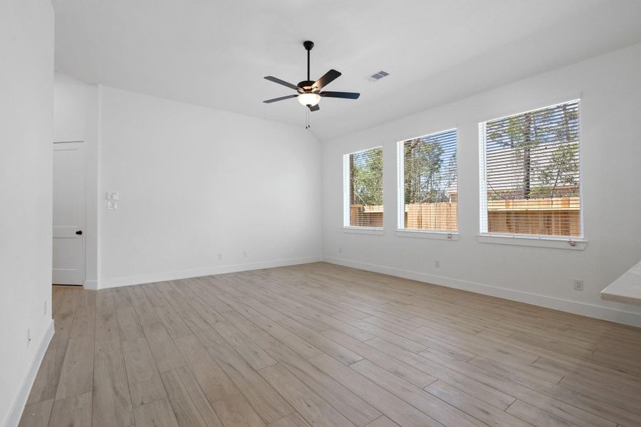 Spacious, unfurnished interior of a new home in Attwater, Waller (Image 27).