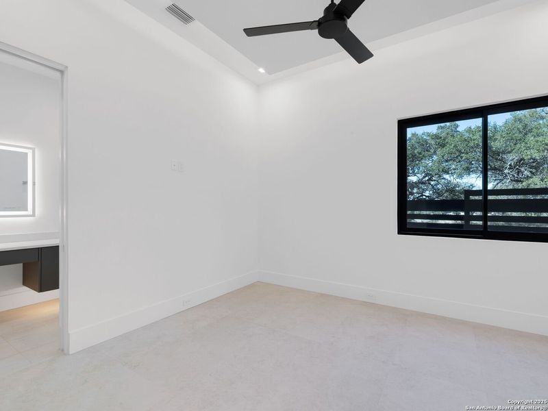 Spacious, unfurnished interior of a new home in , San Antonio (Image 23).