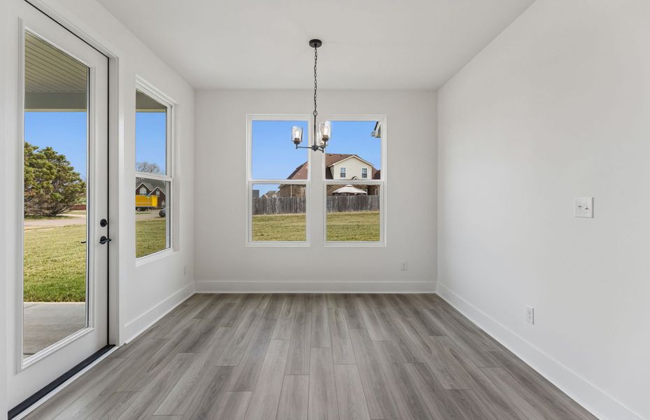 Representative unfurnished interior of a home built from the Mystique by Pulte Homes in Glenview Farms, Murfreesboro (Image 11).