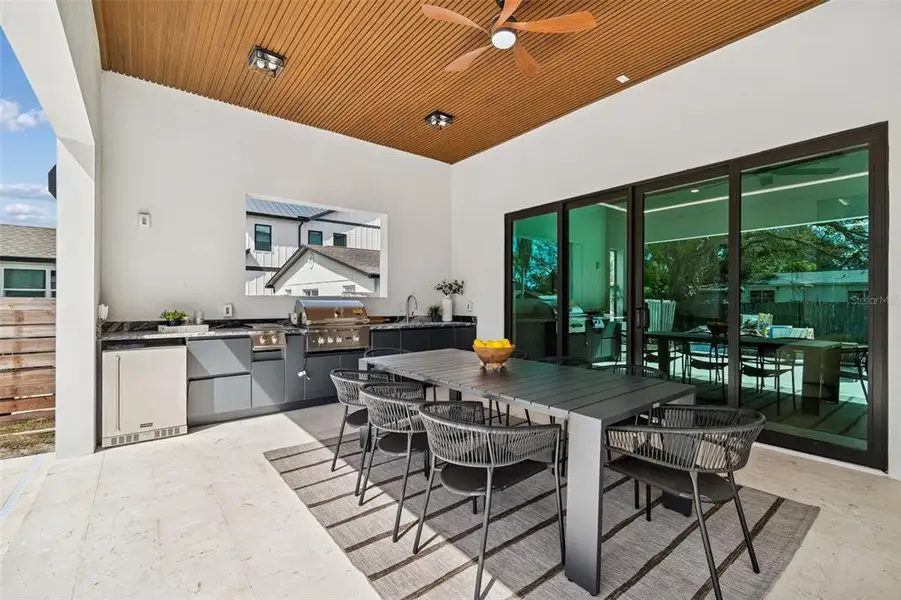 Exterior details and patio area of a home in , Tampa (Image 4).