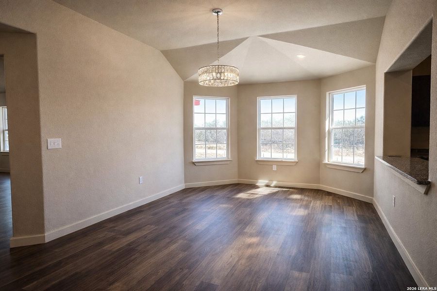 Spacious, unfurnished interior of a new home in , Floresville (Image 23).