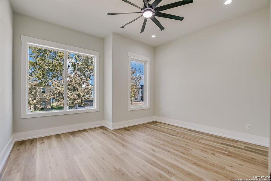 Spacious, unfurnished interior of a new home in , Kingsland (Image 29).