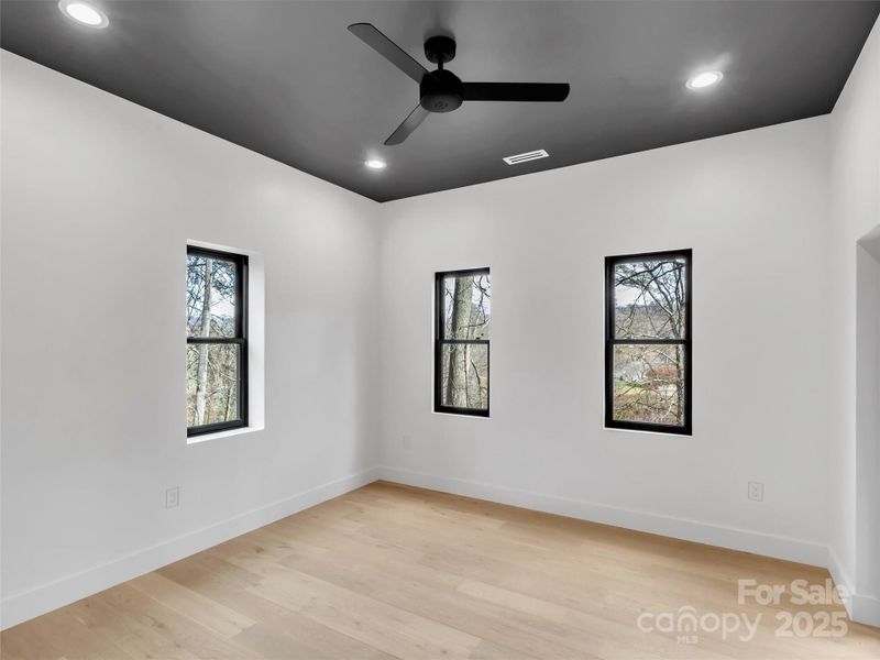 Spacious, unfurnished interior of a new home in , Clyde (Image 22).