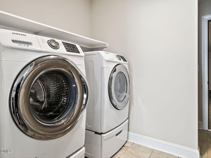 027-1280x960-laundry-entry 027-1280x960-laundry-entry