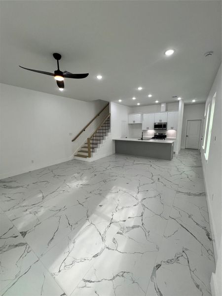 Spacious, unfurnished interior of a new home in , Houston (Image 5).