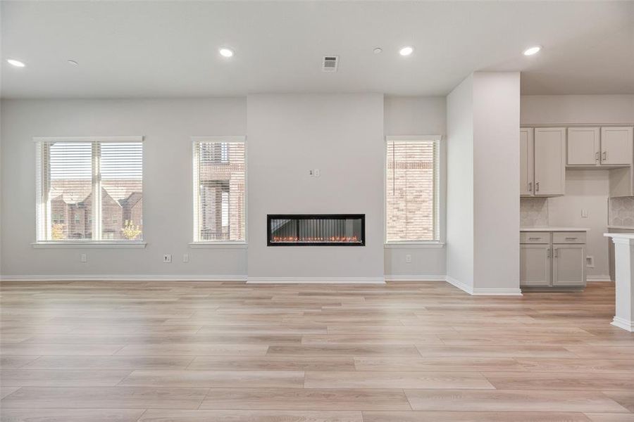 Spacious, unfurnished interior of a new home in , Frisco (Image 15).