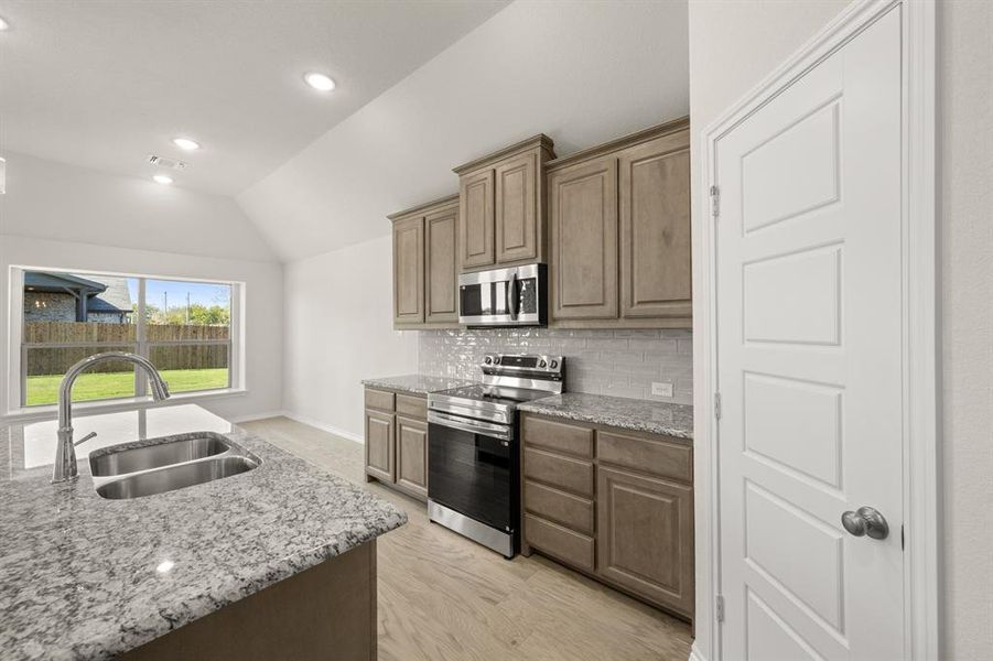 10352 Tapioca-  Kitchen-5