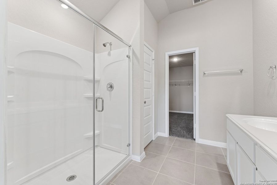 Image 33 of a home in Cinco Lakes. Image 33 of a home in Cinco Lakes.