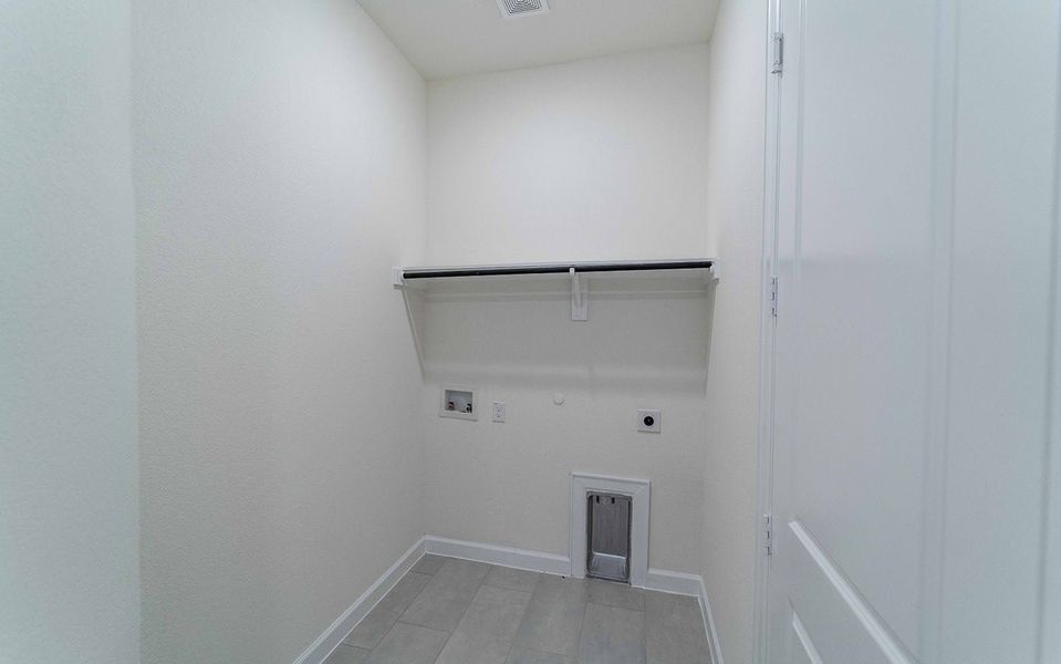 Spacious, unfurnished interior of a new home in Sonoma Verde, Rockwall (Image 18).