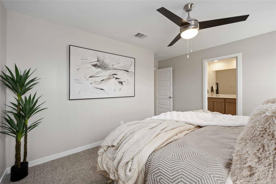 Furnished interior view inside a new home in Pinehaven, Houston (Image 27). Furnished interior view inside a new home in Pinehaven, Houston (Image 27).