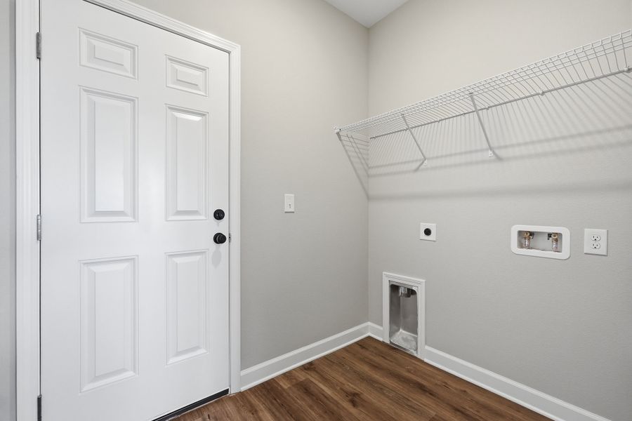 Spacious, unfurnished interior of a new home in Southern Charm, Crestview (Image 28).