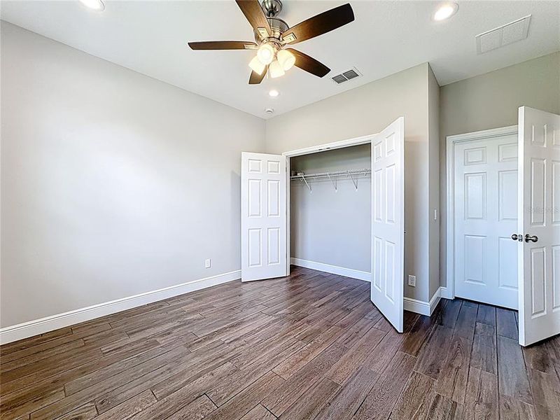 Spacious, unfurnished interior of a new home in , Orlando (Image 25).