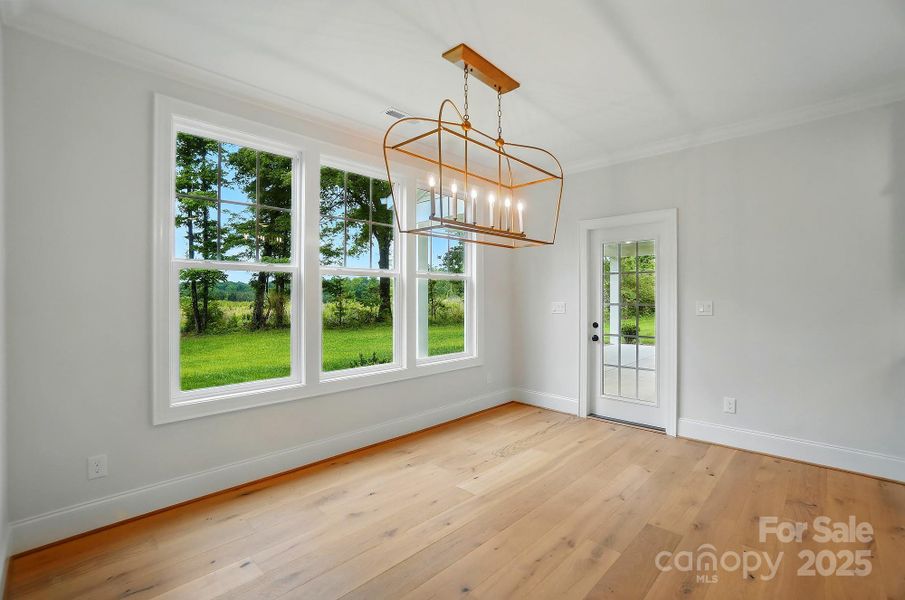 Dining Area Dining Area