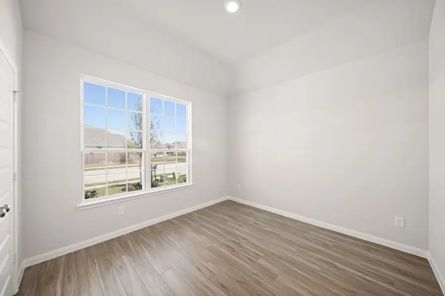 Spacious, unfurnished interior of a new home in Bluestem, Brookshire (Image 15).