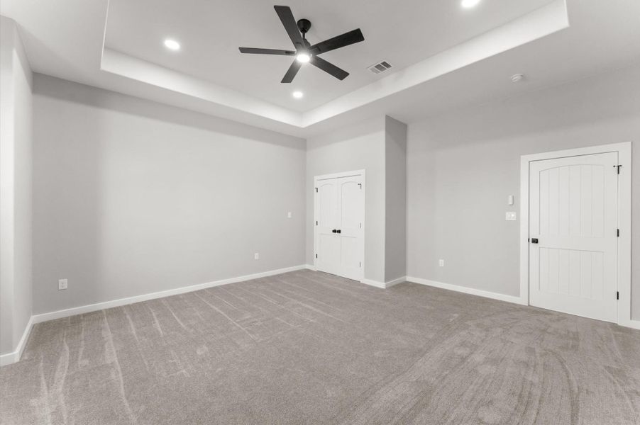 Spacious, unfurnished interior of a new home in , Rosharon (Image 34).