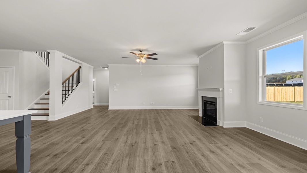 Representative unfurnished interior of a home built from the BELLVIEW by D.R. Horton in Hamptons at Riverwood East, Dallas (Image 22).