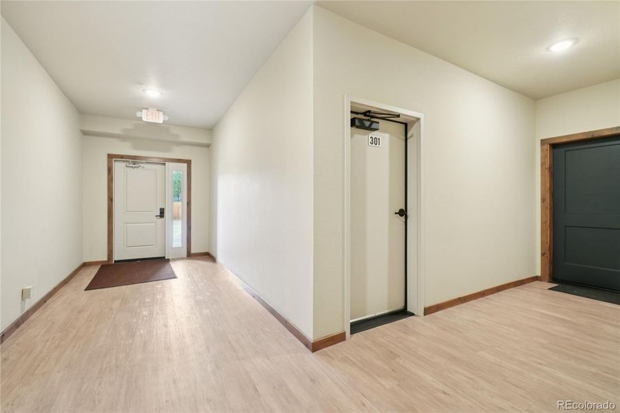 Spacious, unfurnished interior of a new home in , Estes Park (Image 19).