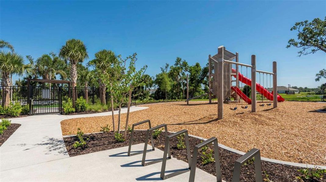 Community amenities in Oakfield Lakes, Parrish (Image 5).