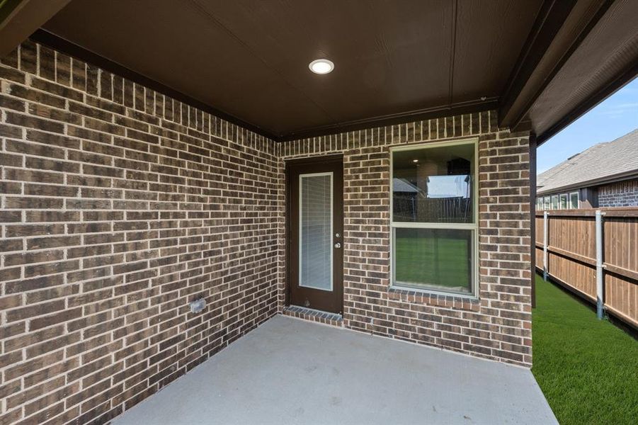 7740 Gatevine- Patio-1