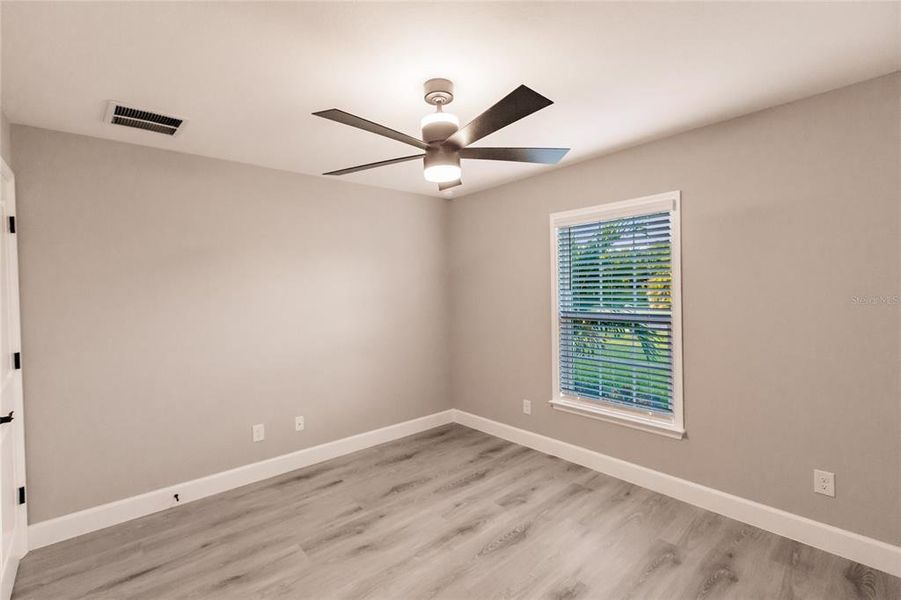 Spacious, unfurnished interior of a new home in , Cape Coral (Image 19).