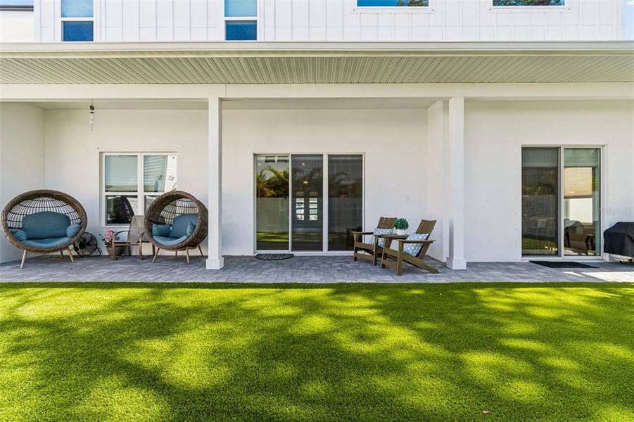 Exterior details and patio area of a home in , Tampa (Image 24).