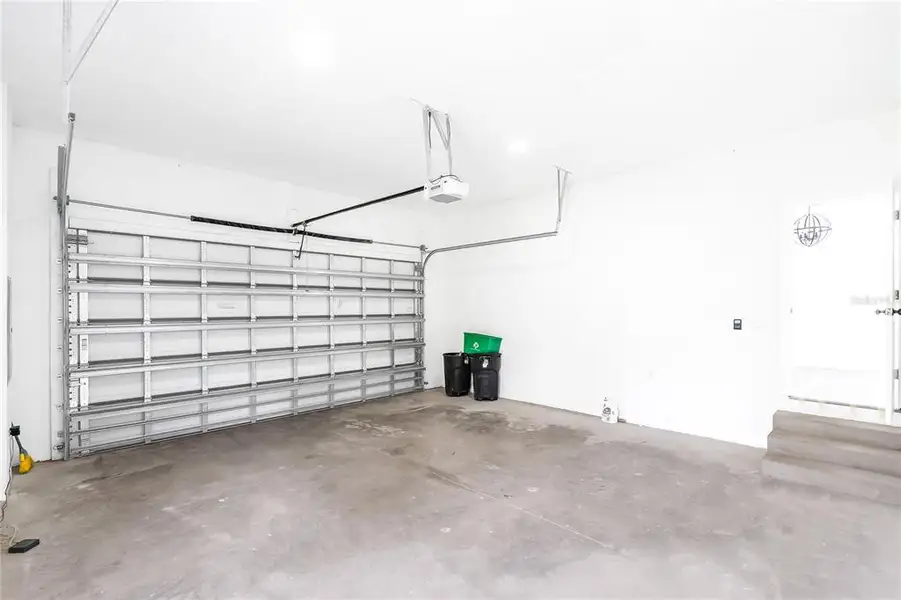 Spacious, unfurnished interior of a new home in , Clewiston (Image 30).