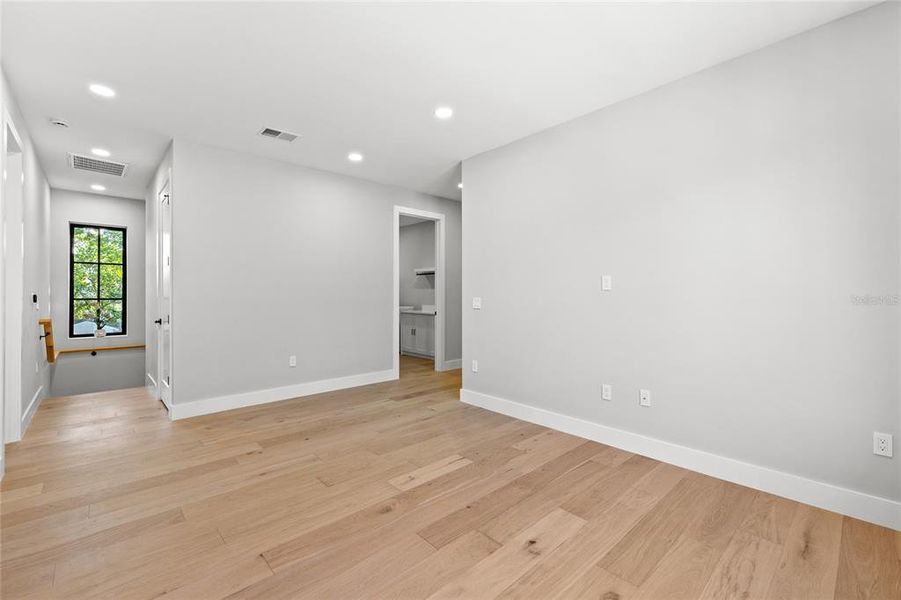 Spacious, unfurnished interior of a new home in , Orlando (Image 25). Spacious, unfurnished interior of a new home in , Orlando (Image 25).