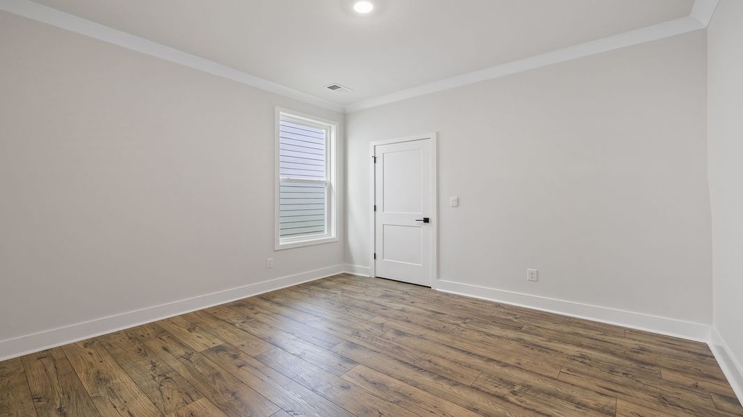 Spacious, unfurnished interior of a new home in Cottonwood Ridge, Piedmont (Image 18).