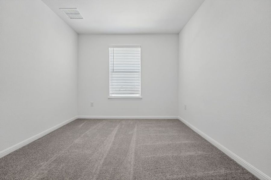 Spacious, unfurnished interior of a new home in Longview, Del Valle (Image 19).
