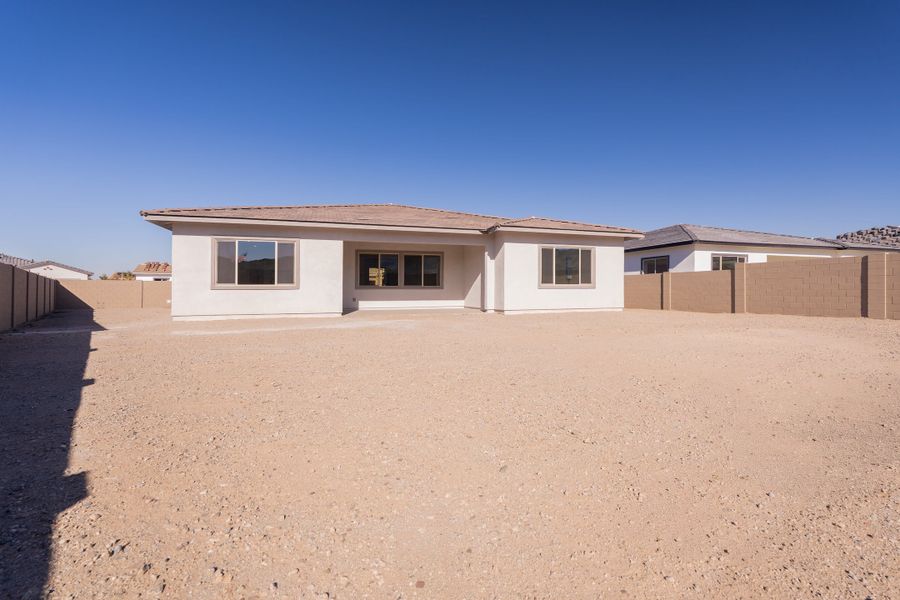 Exterior details and patio area of a home in Whispering Hills, Laveen (Image 3).