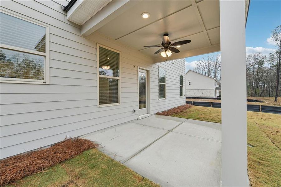 Exterior details and patio area of a home in Hamilton Lakes, Lawrenceville (Image 26).